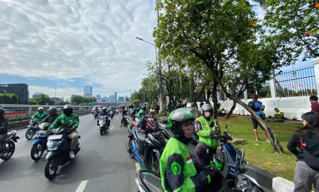 Buruh Datangi DPR, Keluhkan Ketimpangan Upah hingga Status Ojol