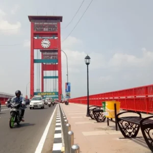 CCTV Palembang Pantau Lalu Lintas Jembatan Ampera Saat Car Free Day, Ribuan Warga Nikmati Jalanan Bebas Kemacetan