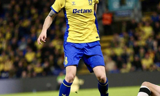 Celtic Siapkan Tawar Menarik untuk Benjamin Tahirovic, Brondby Dihadapkan pada Pilihan Sulit Menjelang Piala Dunia Celtic Siapkan Tawar Menarik untuk Benjamin Tahirovic, Brondby Dihadapkan pada Pilihan Sulit Menjelang Piala Dunia