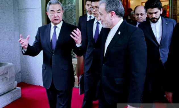 China Dorong Lanjutan Perundingan Akhiri Perang Saat Jumpa Menlu Iran