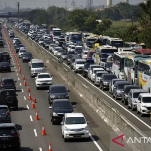Contraflow kembali diberlakukan di Km 23 Tol Jakarta-Cikampek