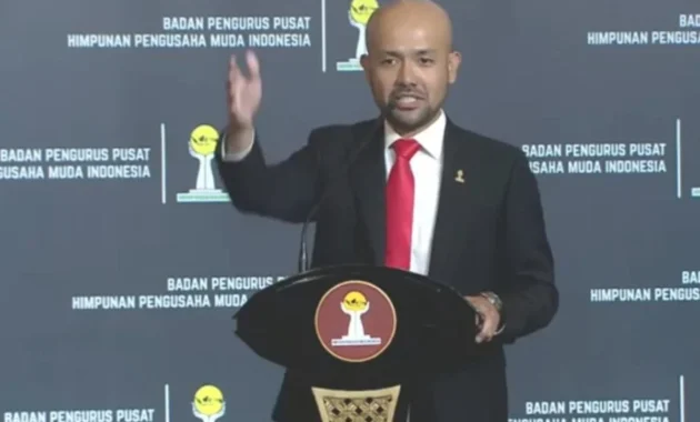 Debat Perdana: Reynaldo Bryan Ajak Kader HIPMI Dukung Target Ekonomi 8% Pemerintah