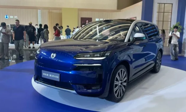 Denza N9 PHEV dengan Flash Charging Siap Diluncurkan pada 18 Mei 2026