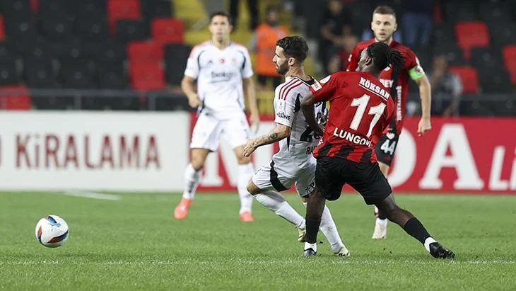 Derby Gaziantep vs Beşiktaş: Pertarungan di Tengah Lomba Pengunjung, Transfer Baru, dan Kontroversi Wasit