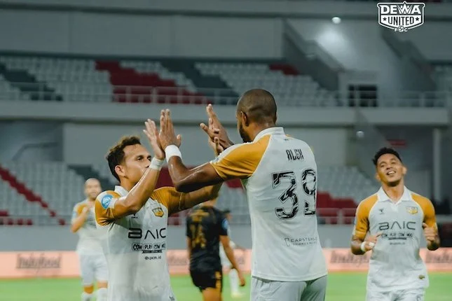 Dewa United Menghajar PSBS Biak 5-0, Alex Martins Cetak Hattrick, Posisi Liga Semakin Bergolak