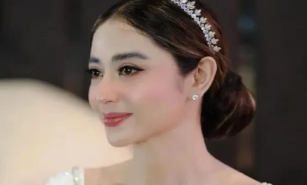Dewi Perssik Geram Usai Diisukan Meninggal, 16 Akun TikTok Dapat Dipolisikan Dewi Perssik Geram Usai Diisukan Meninggal, 16 Akun TikTok Dapat Dipolisikan