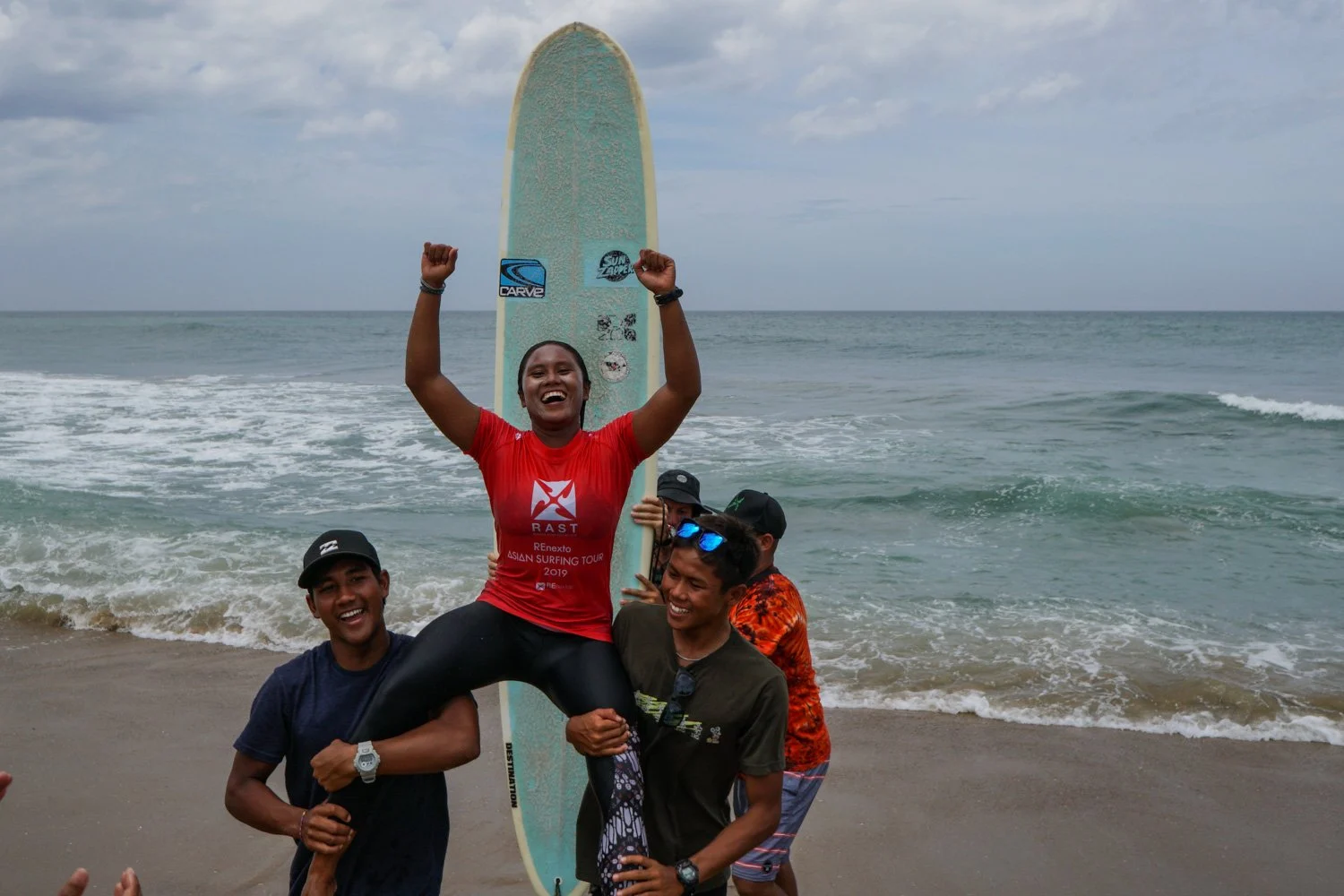Dhea Natasya Cetak Sejarah Baru bagi Surfing Putri Indonesia di Jepang