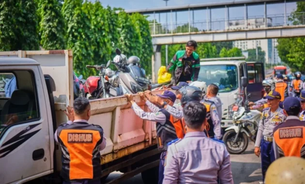 Dishub Jaksel Jaring 21 Motor Parkir Liar di Setiabudi