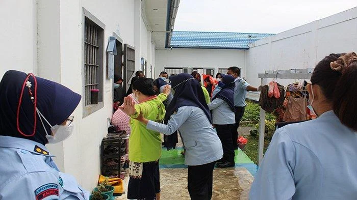 Ditjenpas Sulteng Geledah Lapas Perempuan di Sigi, Amankan Barang Terlarang