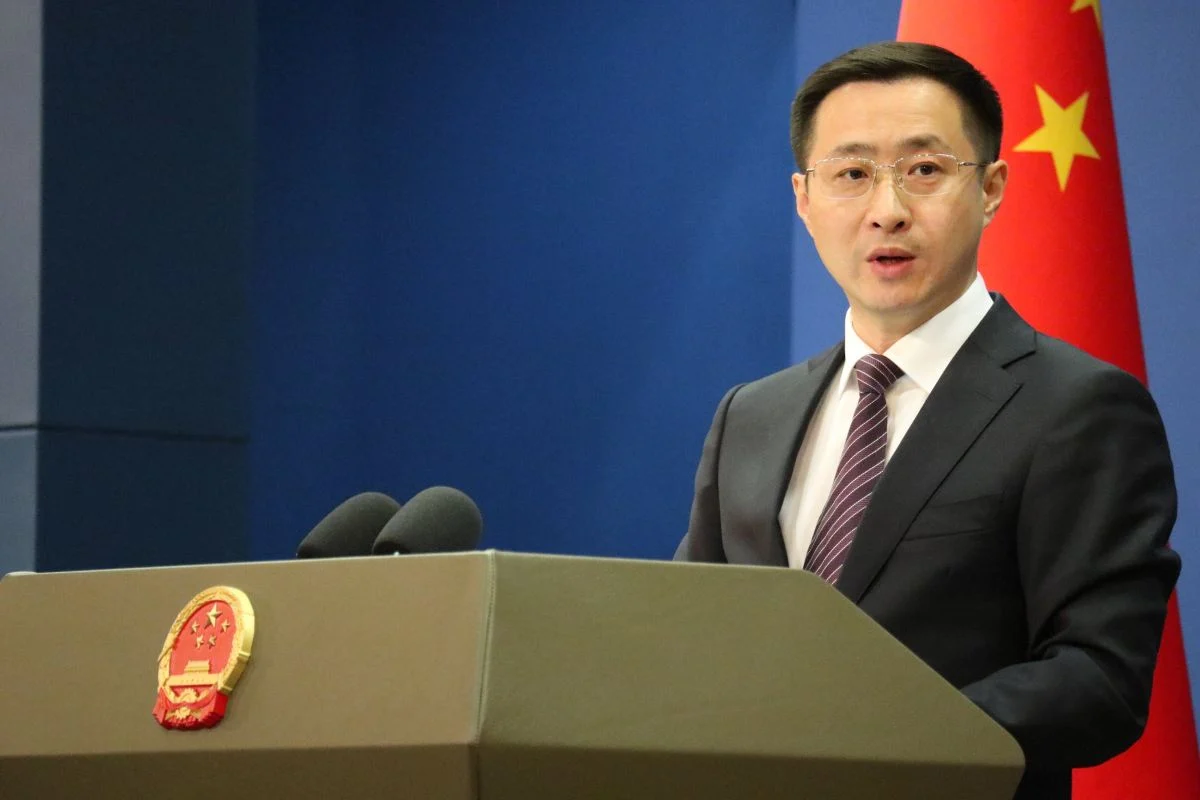 Dominasi Teknologi Terancam: AS Tuduh China Eksploitasi AI, Beijing Balas dengan Kritik Pedas