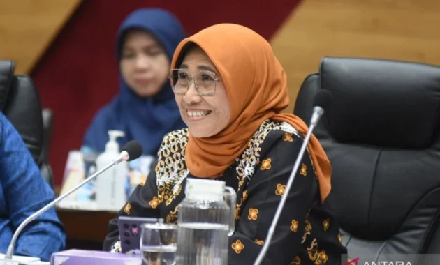 DPR Desak Pemerintah Beri Solusi Nyata untuk Penataan Guru Honorer Menjelang 2027