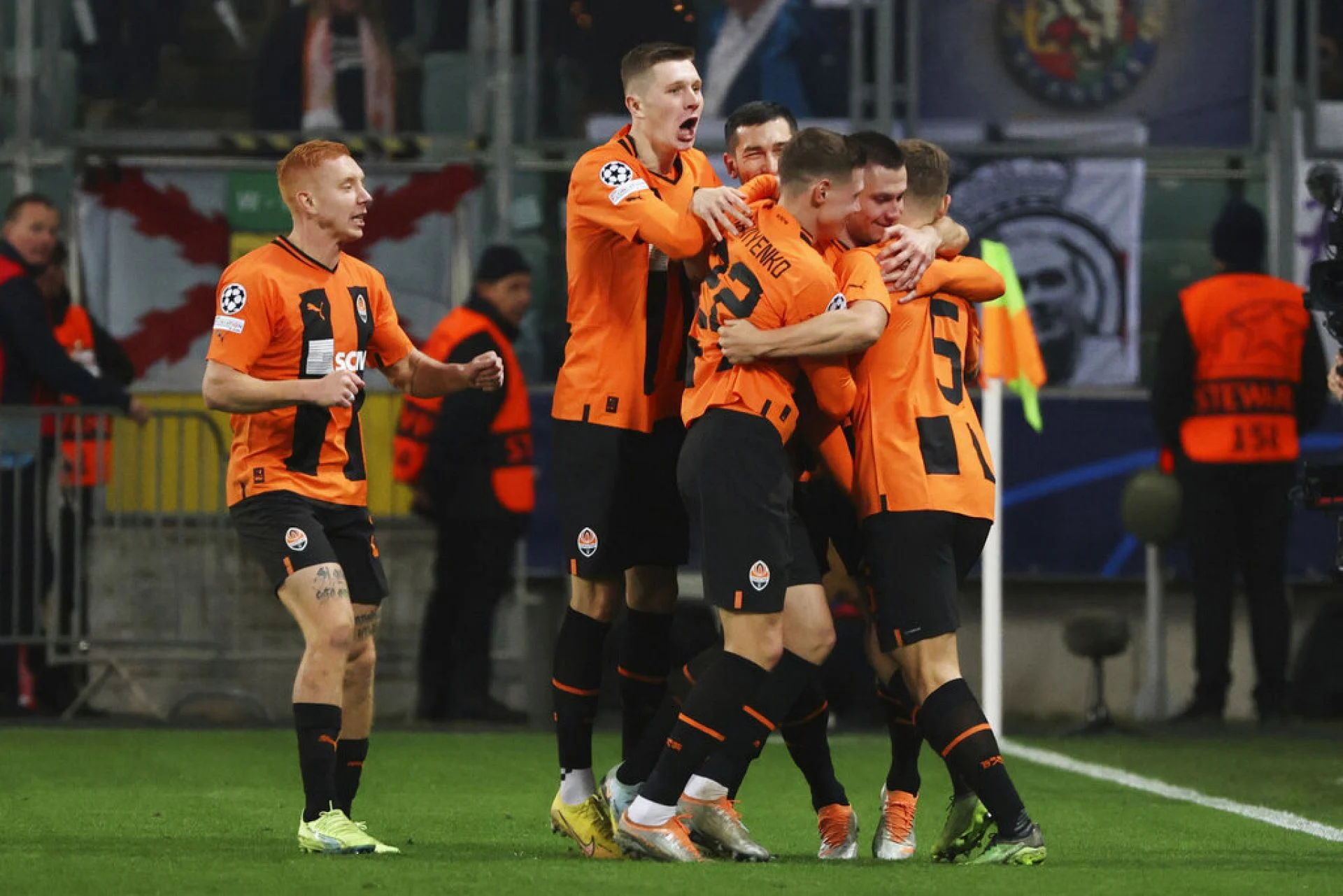 Drama Az Alkmaar vs Shakhtar Donetsk: Duel Ganda yang Membuat Konferensi Liga Bergolak