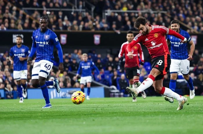 Drama di Puncak Championship: Portsmouth Siap Guncang Ipswich Town dengan Tekad Bertahan dan Ambisi Manajerial