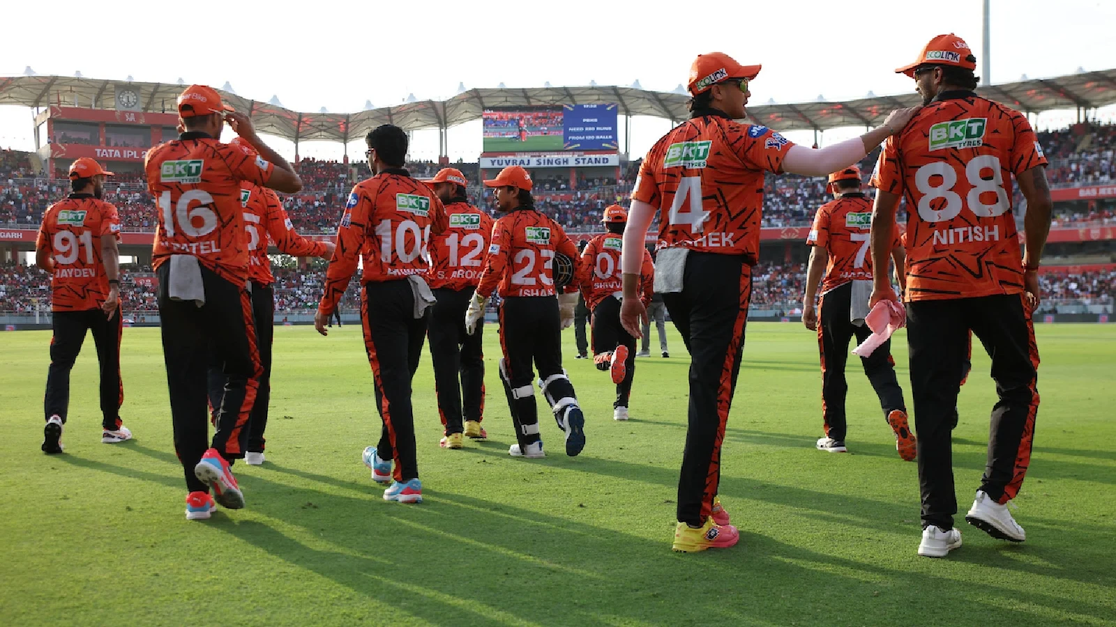 Drama Eliminator IPL 2026: Sunrisers Hyderabad Gigit Raja dengan Taktik Bowling Terdepan