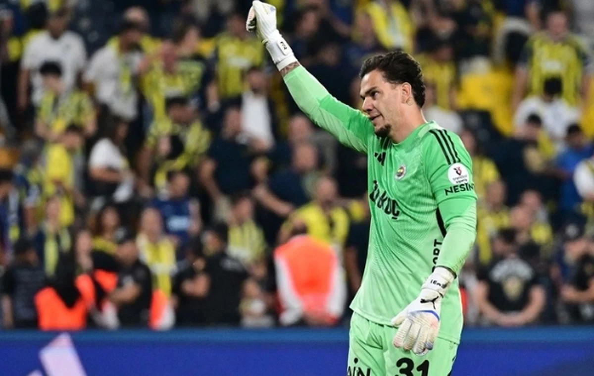 Drama Fenerbahçe vs Rizespor: Transfer Ederson Terancam, Tzolakis Jadi Andalan, dan Pertarungan di Puncak Liga!