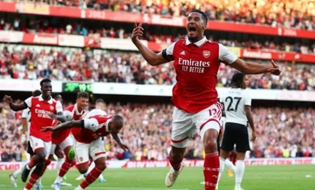 Drama Laga Arsenal vs Fulham: Gol Spektakuler, Kontroversi Wasit, dan Dampaknya pada Papan Klasemen Drama Laga Arsenal vs Fulham: Gol Spektakuler, Kontroversi Wasit, dan Dampaknya pada Papan Klasemen