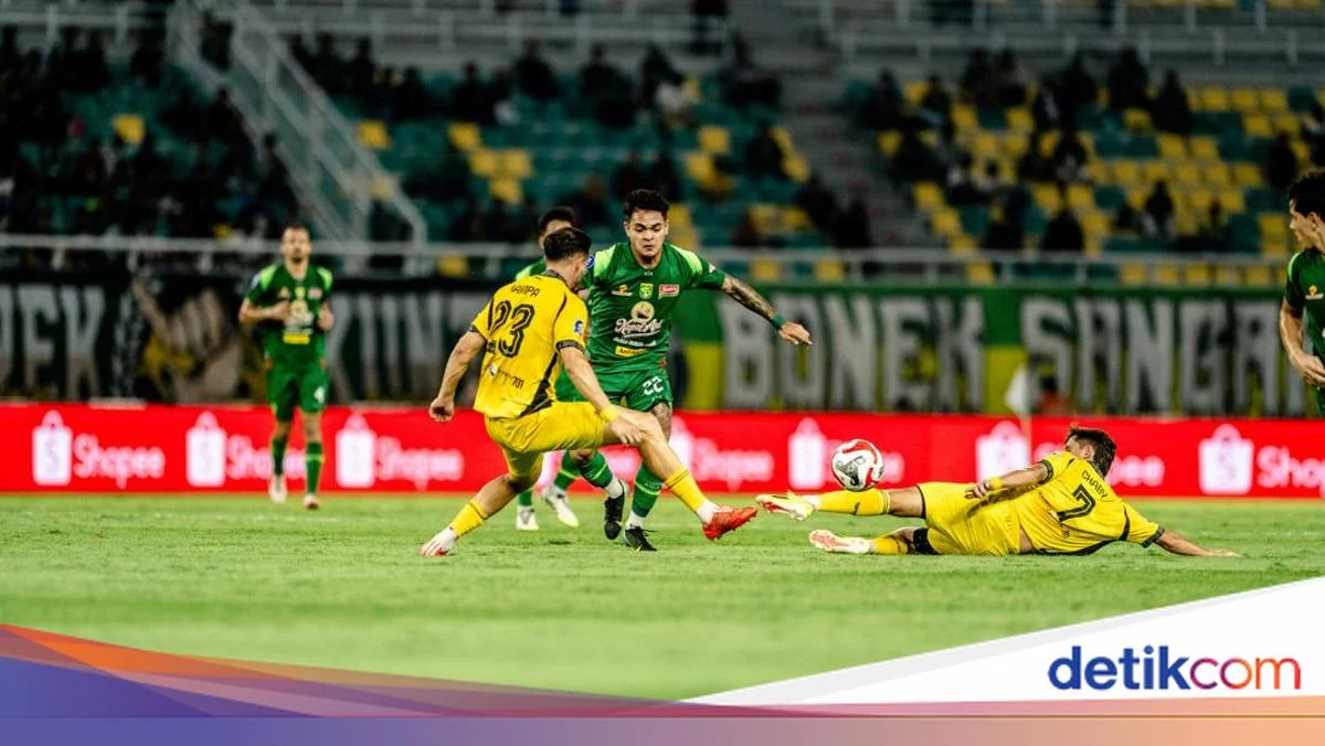 Drama Laga Penutup Semen Padang vs Persebaya: Harga Diri Dibawah Sorotan Wasit dan Pendukung