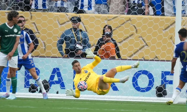 Drama Penjaga Gawang FC Porto: Claudio Ramos Gagal di Alverca, Apa Artinya untuk Diogo Costa?