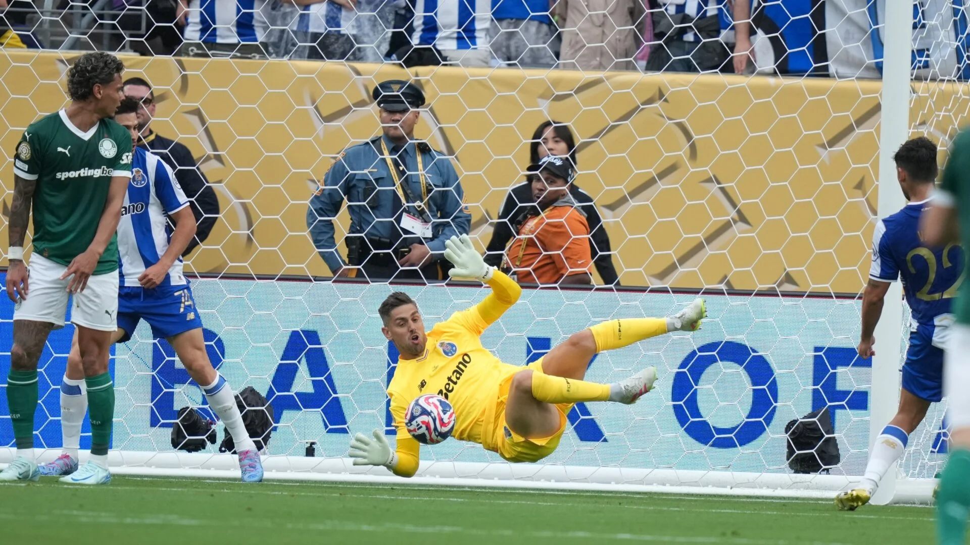 Drama Penjaga Gawang FC Porto: Claudio Ramos Gagal di Alverca, Apa Artinya untuk Diogo Costa?