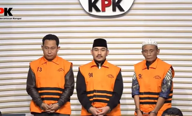 Eks Bupati Bekasi Ade Kunang Disidang, Uang Suap Rp12,4 Miliar Dipakai untuk Umrah dan Pelantikan!