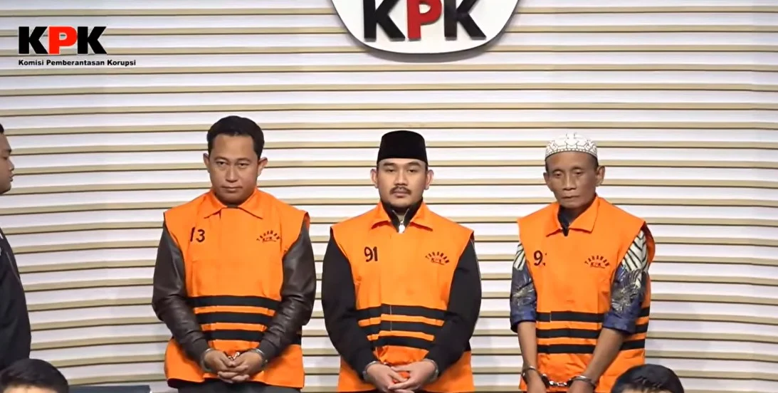 Eks Bupati Bekasi Ade Kunang Disidang, Uang Suap Rp12,4 Miliar Dipakai untuk Umrah dan Pelantikan!