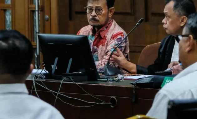 Eks Gubernur Sulawesi Selatan Nur Alam Dituduh Korupsi Rp 12 Miliar Terkait Pengelolaan Unsultra Eks Gubernur Sulawesi Selatan Nur Alam Dituduh Korupsi Rp 12 Miliar Terkait Pengelolaan Unsultra