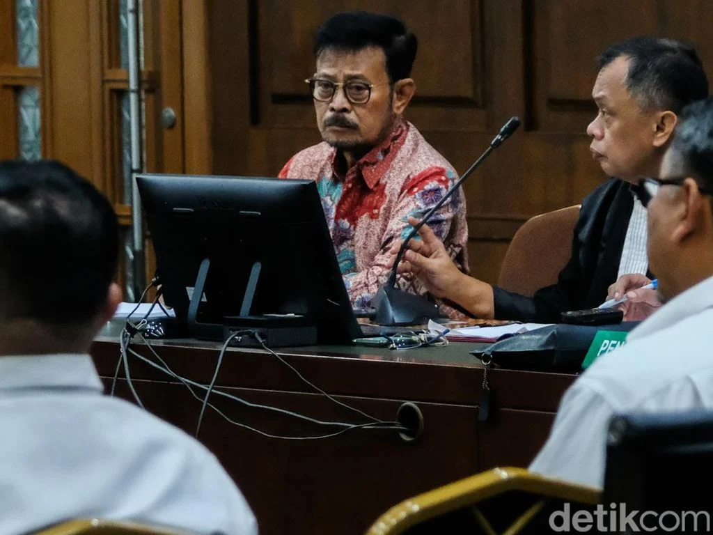 Eks Gubernur Sulawesi Selatan Nur Alam Dituduh Korupsi Rp 12 Miliar Terkait Pengelolaan Unsultra