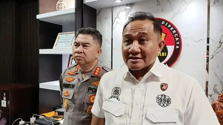Eks Pejabat BNI Andi Hakim Tertangkap di Bandara Australia Ternyata Gelapkan Uang Jemaat Gereja Rp28 Miliar, Sementara Istri Tersangka Bangun Kafe dan Mini Zoo