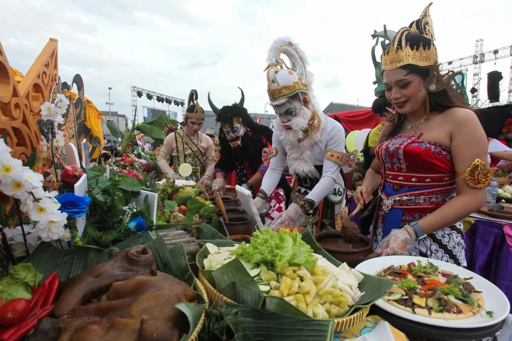 Festival Rujak Uleg Semarakkan HUT ke-733 Kota Surabaya