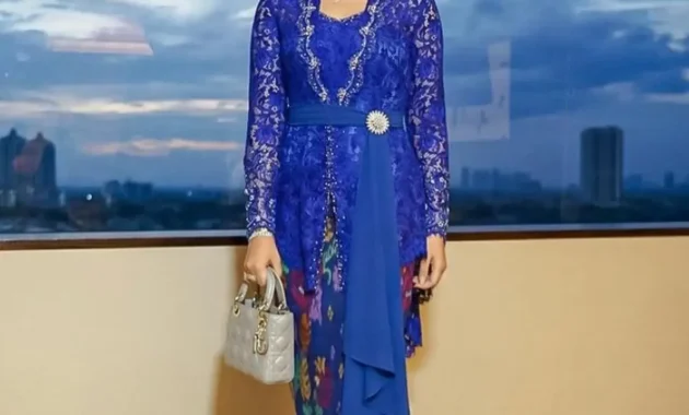 Gaya Elegan Dian Sastro: Dari OOTD Harian Hingga Momen Keluarga yang Menginspirasi