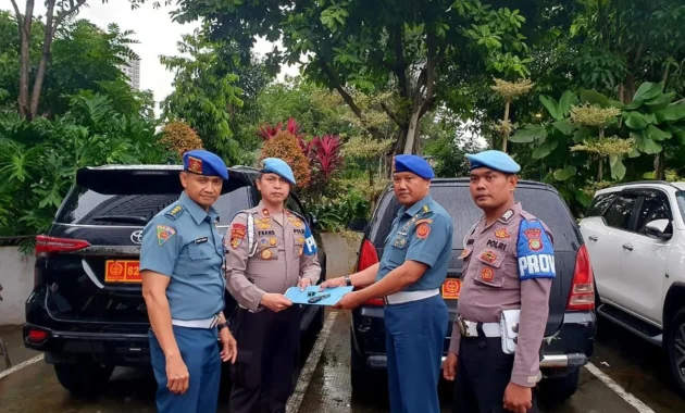 Geger Porsche Macan Rp 2,6 Miliar Berplat Dinas Militer di Jalan Raya, TNI: Palsu!