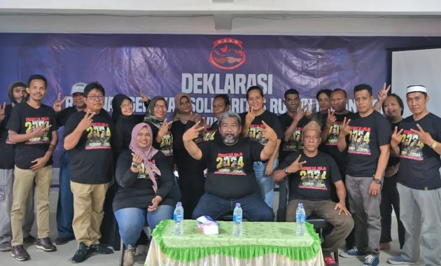Gerakan Solidaritas Guru di Safor: Berenang Bersama ADOR dan Ratusan Keluarga Mengguncang Pendidikan Publik! Gerakan Solidaritas Guru di Safor: Berenang Bersama ADOR dan Ratusan Keluarga Mengguncang Pendidikan Publik!