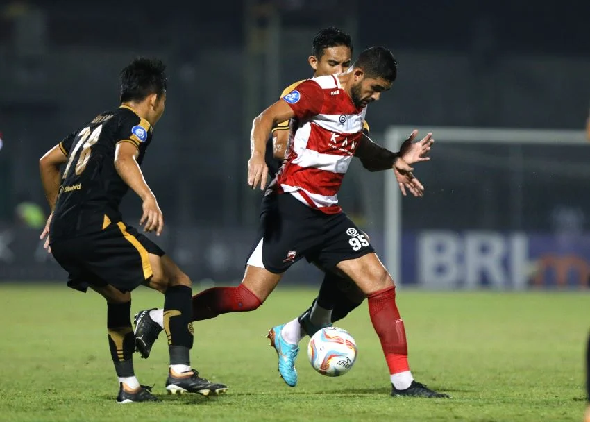 Gol Kilat Junior Brandao Guncang Klasemen: Madura United Tertekan, PSIM Menang Dramatis!