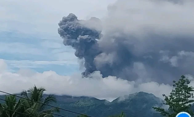 Gunung Dukono Erupsi Setinggi 3 Km, PVMBG Ingatkan Ancaman Abu Vulkanik