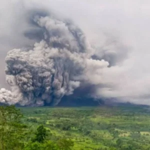 Gunung Semeru Erupsi Setinggi 1.000 Meter, Waspada Awan Panas dan Guguran