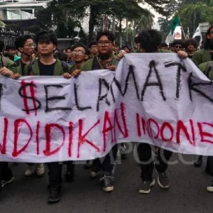 Hardiknas: BEM SI Gelar Aksi Gelap Gulita Pendidikan