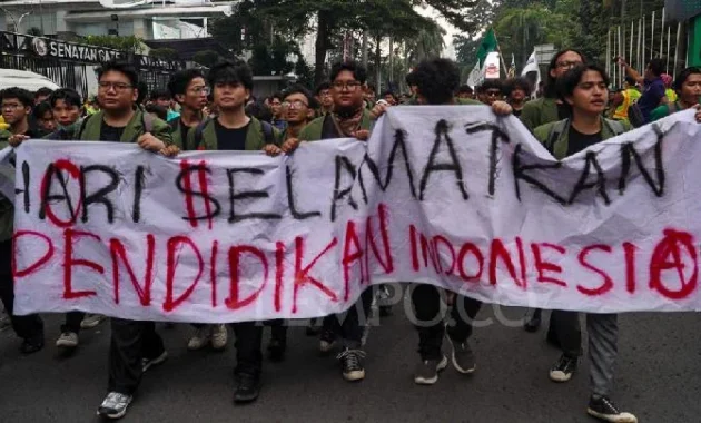 Hardiknas: BEM SI Gelar Aksi Gelap Gulita Pendidikan