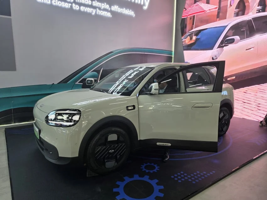 Harga Bisa Lebih Murah, Fitur Lebih Mewah: Chery QQ Bakal Ganggu Aion UT dan Geely EX2