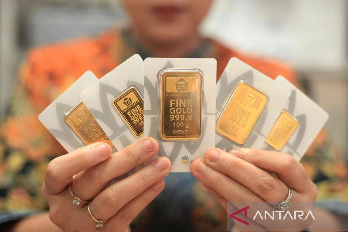 Harga Emas Antam Senin Ini Turun Tipis Rp1.000 Menjadi Rp2,795 Juta per Gram