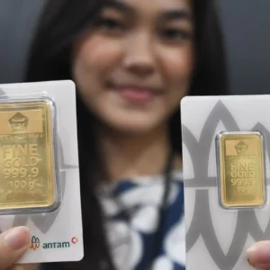 Harga Emas Antam Turun Tajam pada Jumat 17 April 2026, Kini Hanya Rp2.868.000 per Gram