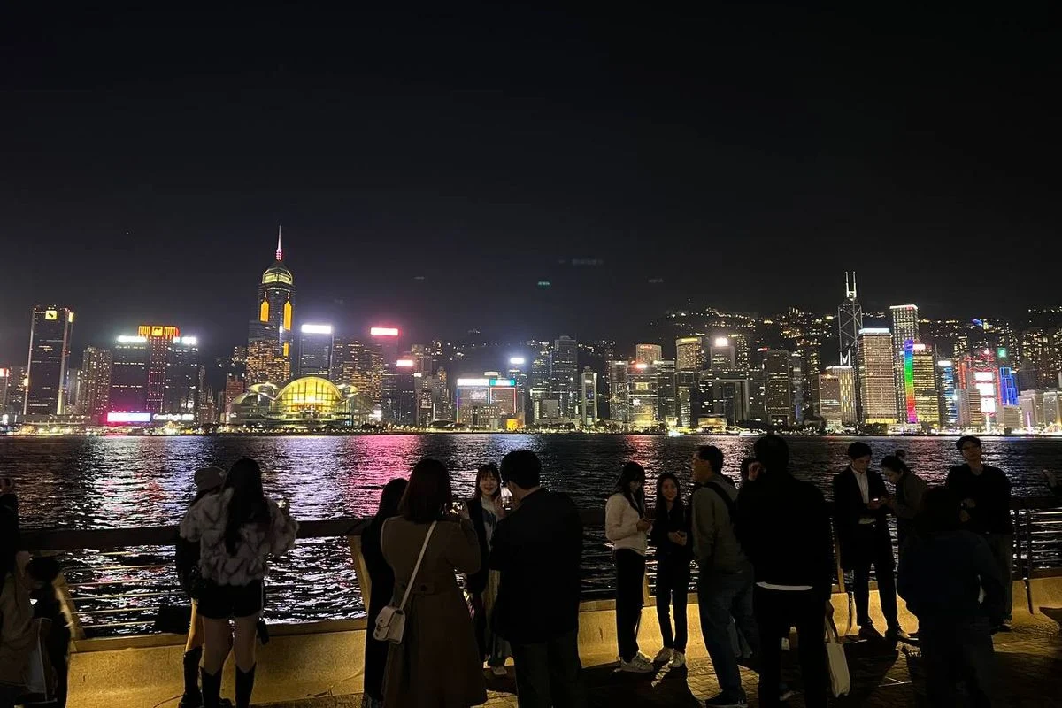 Hong Kong Di Panggung Dunia: Dari Konflik Keluarga Aktor Hingga Gelombang Chip dan Krisis Keuangan