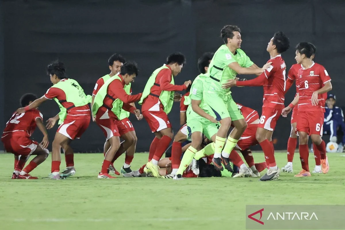 Ichiro berduet dengan Pandu Aryo di lini depan Indonesia U17 vs Qatar