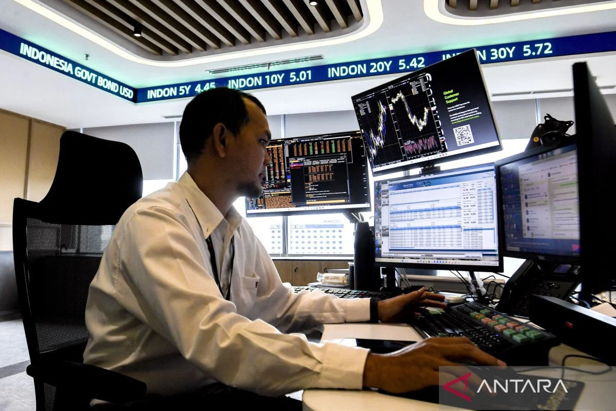 IHSG Pagi Melemah 0,28% di Level 6.112, 452 Saham Malas Bergerak