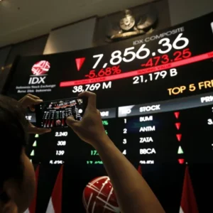 IHSG Senin Dibuka Menguat 32,12 Poin ke 6.988,92