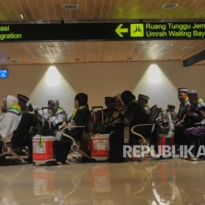 Imigrasi Soetta tunda keberangkatan 89 calon haji nonprosedural