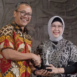 Implementasi Kepemimpinan EMAS, Direktur Human Capital Pegadaian Raih Penghargaan Top Women in Shaping Future Ready Organization