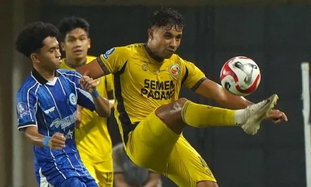 Imran Nahumarury Bertekad Kembalikan Semen Padang ke Super League Imran Nahumarury Bertekad Kembalikan Semen Padang ke Super League