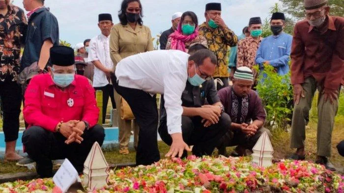 Innalillahi: Duka Beruntun di Kalimantan Selatan, Dunia Hiburan, dan Tanah Suci Membuat Bangsa Terharu