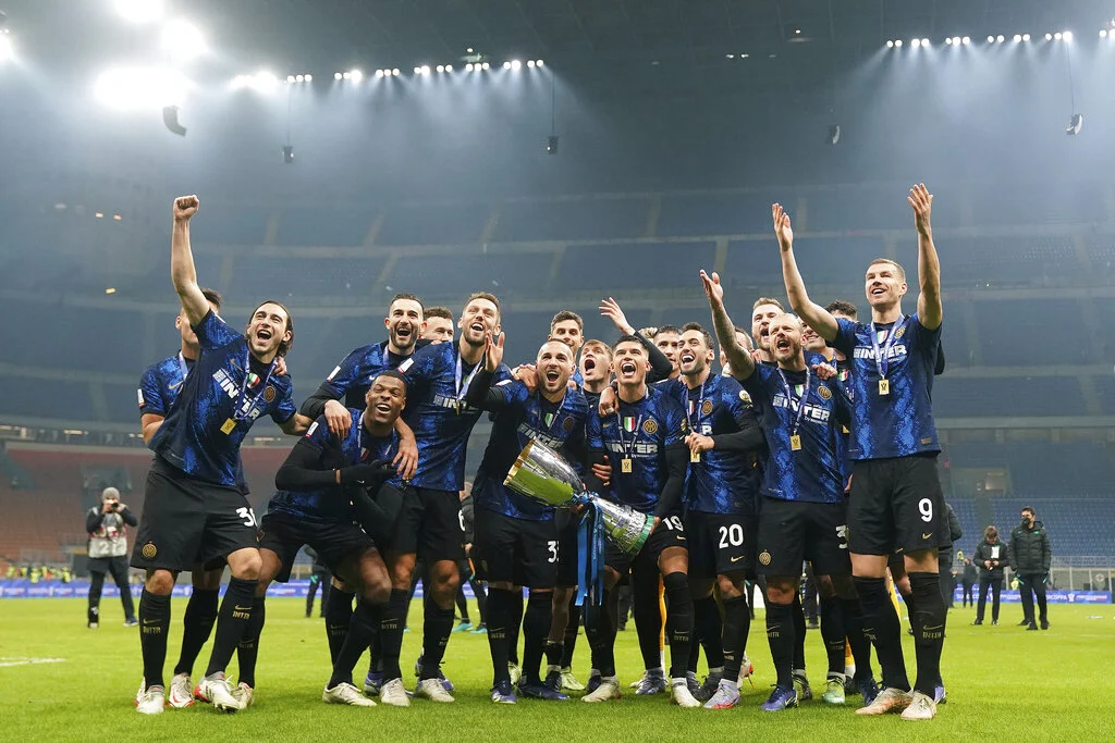 Inter Milan Siap Gelar Pesta Juara: Apakah Perayaan Akan Mengguyur Lapangan atau Layar TV?