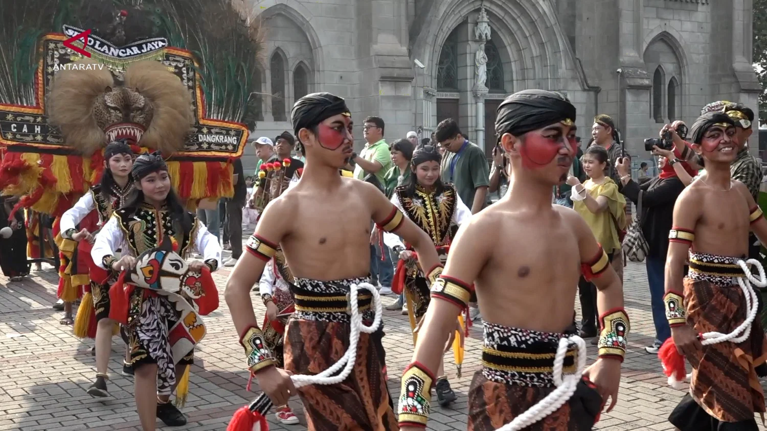 Jalan Santai Lintas Iman Warnai Perayaan 219 Tahun Keuskupan Agung Jakarta